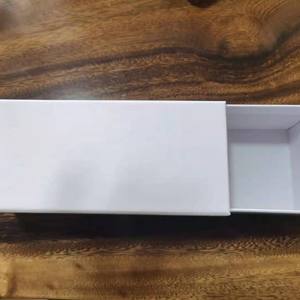 Étui à lunettes de marque en similicuir, rectangulaire, couleur unie, en matériau EVA avec doublure en velours et chiffon de nettoyage - Product Image 5