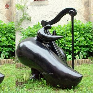 Jardín al aire libre Gran estatua de Arte Abstracto Mujer gorda acostada Escultura de bronce - Product Image 4