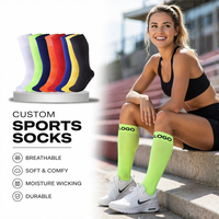 Chaussettes de football montantes en tricot pour jeunes et adultes, couleur unie personnalisée, avec fond épais en tissu éponge absorbant la transpiration