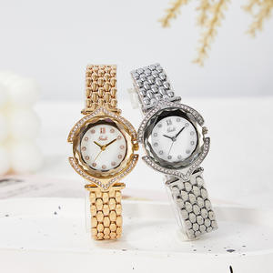 Montre à quartz pour femme en acier allié diamant, petite niche de luxe, étanche, design personnalisé en usine - Product Image 4