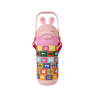 Bouteille d'eau éducative pour étudiants, en plastique PP écologique, résistante à l'eau bouillante, avec manchons numérotés rotatifs, design lapin, vaisselle - Product Image 5