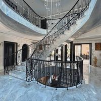 Rampe d'escalier intérieure moderne sur mesure, durable et sécurisée, finition de qualité supérieure, directement de l'usine