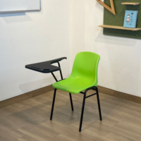 Ensemble de bureau et de chaise d'école en plastique moderne, vente chaude, design ergonomique empilable pour les étudiants, les enfants, la maison, le bureau