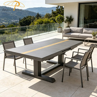 Mesa de Comedor Extensible Rectangular Moderna con Tapa de Vidrio y Estructura Metálica con Acabado en Polvo, Hidráulica, para Exteriores
