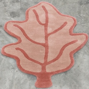 Alfombra de Lana con Forma de Hoja de Roble, Diseño Novedoso Hecho a Mano, Base de Látex, Estilo Rústico para Decoración de Sala de Estar - Product Image 3