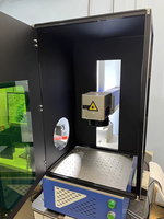 Armoire de sécurité avec fenêtre de protection laser pour machine de marquage laser à fibre fermée - Couverture de protection