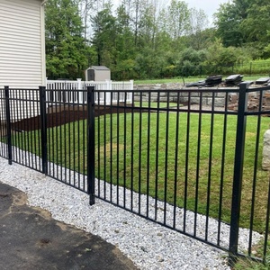 Poste de Cerca de Aluminio Negro Moderno Tratado Térmicamente con Recubrimiento en Polvo para Patios Residenciales, Jardines y Privacidad - Product Image 3