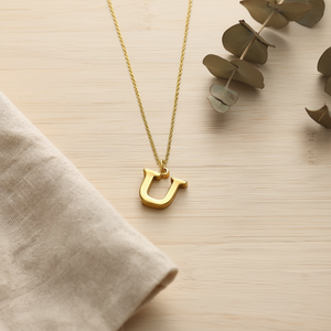 Collar con Colgante de Letra U de Acero Inoxidable Angelina, Chapado en Oro, 1.9CM, Joyería Minimalista de Moda para Mujer, Uso Diario - Product Image 2