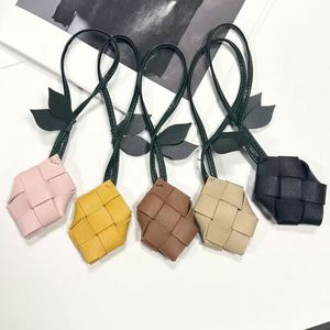 Nuevo Colgante Creativo Tejido a Mano con Forma de Piña para Teléfono, Llavero de Coche, Unisex, para Todas las Estaciones, Venta Directa de Fábrica al Por Mayor - Product Image 1
