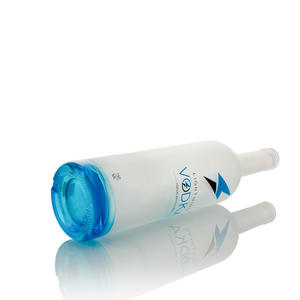 Botella de Vidrio Redonda Esmerilada de Lujo de Alta Gama, Vacía, de 700 ml y <span class=keywords><strong>750</strong></span> ml, con Logotipo Personalizado para <span class=keywords><strong>Vodka</strong></span>, Ron, Ginebra, Tequila y Otras Bebidas Espirituosas - Product Image 4