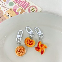 Breloques porte-clés en résine plastique faites à la main, thème alimentaire, en forme de pâte à choux torsadée et de pain feuilleté, de couleur blanche, pour accessoires d'étudiant et cadeaux pour meilleures amies