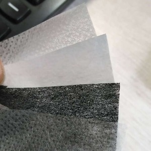 Matériau filtrant en tissu de charbon actif pour la purification de l'air, noir, bouclé, épaisseur 10 mm - Product Image 3