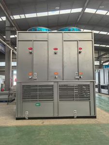 La Torre de Refrigeración Industrial de Agua Adopta una Estructura Metálica con un Motor y Bomba de Agua Equipadas con un Condensador Evaporativo - Product Image 2