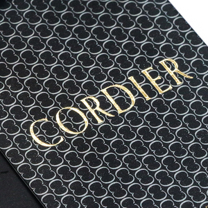 Thẻ giấy kraft tùy chỉnh với logo tên cá nhân in ấn thiết kế miễn phí cho quần áo giày túi có lỗ gắn kim loại treo thẻ - Product Image 1