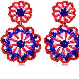 Boucles d'oreilles pendantes uniques en forme de fleur, perles rouges, bleues et blanches, style bohème, bijoux de fête pour femmes, accessoire de mode - Product Image 1