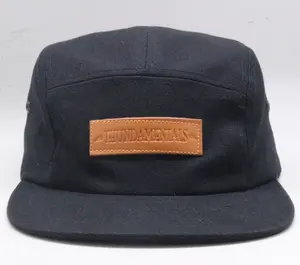 Siyah kanvas yüksek kaliteli yetişkin özel deri yama logosu orijinal markalı beş panelleri düz doruğa kap şapka çin
