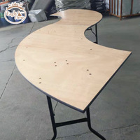 2024 Vente chaude Table en bois pour événement de mariage en bois Tables en bois massif de forme incurvée pour événements