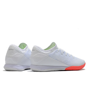 Vente <span class=keywords><strong>en</strong></span> gros d'usine <span class=keywords><strong>de</strong></span> chaussures <span class=keywords><strong>de</strong></span> football d'occasion personnalisées <span class=keywords><strong>de</strong></span> qualité supérieure pour les sports d'été et d'hiver <span class=keywords><strong>en</strong></span> vente à bas prix - Product Image 3