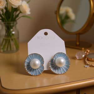 Orecchini a perno Rockcity in oro bianco con perle finte, taglio brillante rotondo, montatura a castone, gioielli classici da donna per feste e occasioni speciali - Product Image 2
