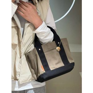 Bolsa de Mano Tipo Tote con Solapa, Diseño Geométrico Multicompartimento, Alta Calidad, Venta al Por Mayor 2024, para Mujer, para Exteriores, con Cierre, Forro de Nailon - Product Image 2