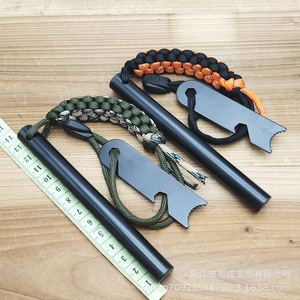 Allume-feu en magnésium avec cordon paracorde, outil de survie pour le camping en plein air, bâton de feu 13130 - Product Image 1