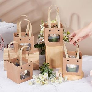 Bolsa de Regalo de Papel Kraft Marrón Reciclable al por Mayor con Ventana, Logotipo Personalizado Impreso en Relieve/Bajo Relieve, Asa Retorcida - Product Image 4