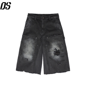 <span class=keywords><strong>Pantaloncini</strong></span> Personalizzati REWORKED BLACK <span class=keywords><strong>3</strong></span>_<span class=keywords><strong>4</strong></span> DOUBLE KNEE PANTS, Jeans a Vita Bassa con Orlo Tagliato - Product Image 1