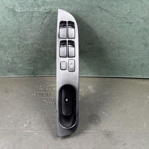 Ssangyong Korando Turismo 2016 interruttore alzacristalli del sedile del conducente parti di auto usate Jangwon rottami auto industria - Product Image 1