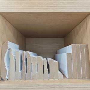 Zócalos de MDF imprimados de diseño moderno, cubiertas de zócalo de madera para suelo, dormitorio, accesorios para suelo, precio <span class=keywords><strong>barato</strong></span> - Product Image 6