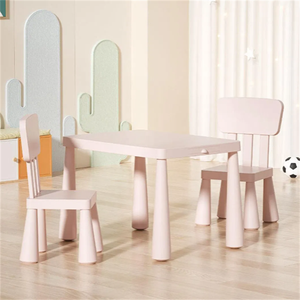 Ensemble table et chaises en plastique moderne pour enfants, idéal pour les jeux et l'école, design écologique et durable, caractéristiques de sécurité pour les enfants - Product Image 1