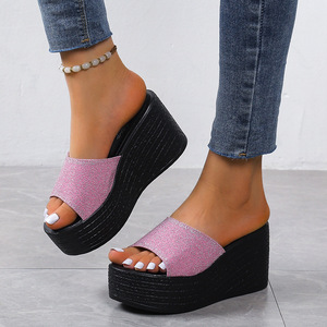 Sandales compensées grande <span class=keywords><strong>taille</strong></span> européennes et américaines en stock, tailles <span class=keywords><strong>35</strong></span> à 43, nouvelles tongs africaines à semelle épaisse - Product Image 3