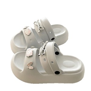 รองเท้าแตะรัดส้นแบบเปิดนิ้วเท้าสำหรับฤดูร้อน ยี่ห้อ EVA พื้นหนาน้ำหนักเบา เหมาะสำหรับกิจกรรมกลางแจ้งและชายหาด ตกแต่งด้วยดอกไม้ วัสดุ PVC สำหรับผู้หญิง - Product Image 5