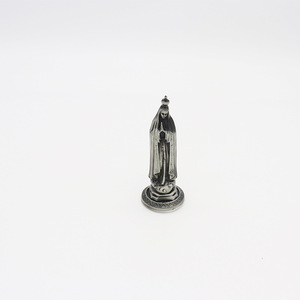 Estatuilla de Cruz de Metal dorado 3D Retro Vintage creativa, fundición de joyería de lujo, decoraciones de escritorio para el hogar, grabado elegante en relieve - Product Image 4