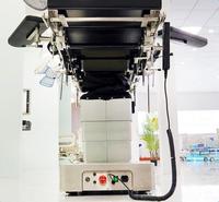Table d'opération électrique en acier inoxydable avec pont rénal à positionnement inversé Trendelenburg
