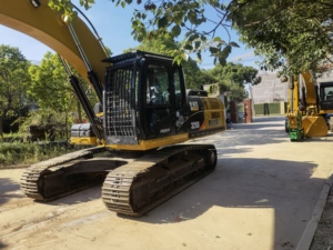 รถขุดขนาดเล็ก Caterpillar 325D มือสองคุณภาพสูงจากอเมริกา น้ำหนัก 25 ตัน พร้อมเครื่องยนต์ Cummins กำลัง 136 กิโลวัตต์ - Product Image 6