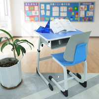 Bureaux et chaises ergonomiques en acier et bois pour étudiants, design contemporain, durables et écologiques pour les écoles, les établissements de formation et les familles