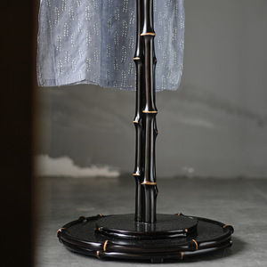Porte-manteau en bambou fait main, couleur foncée, style chinois moderne, meuble de rangement sur pied pour salon - Product Image 4