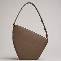 Benutzerdefiniertes Logo Asymmetrische Dreieckige Wildleder-Optik PU-Leder Herren Schultertasche Minimalistische Slouch Hobo Tasche OEM ODM Verfügbar