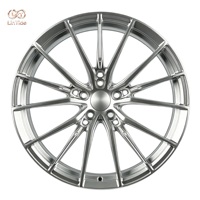 Jantes forgées sur mesure 22 pouces 5x114.3 finition gris clair agressif à rayons croisés pour voitures modifiées de rue