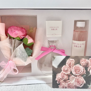 ช่อดอกไม้วาเลนไทน์สุดหรู LANJO พร้อมก้านไม้หอมแก้วปลอดสารตะกั่วขนาด 200 มล. ของขวัญพร้อมฉลากส่วนตัว ดอกกุหลาบพร้อมกำไลคริสตัล - Product Image 3