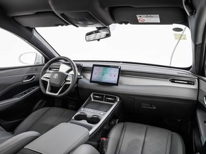 Auto Económico para el Desplazamiento Diario BYD Qin Plus, Consumo de Combustible Ultrabajo, Interior Espacioso, 4 Puertas, 5 Asientos - Product Image 4