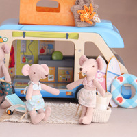 Ensemble de poupées souris en peluche douces faites à la main, style plage d'été, avec maillot de bain au crochet, jupe florale et short de bain, cadeau