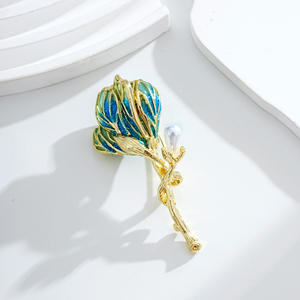 Broche Fleur Plaqué Or de Luxe pour Femme – Élégante Épingle pour Mariage & Soirée, Corsage de Cardigan, Idée Cadeau - Product Image 3