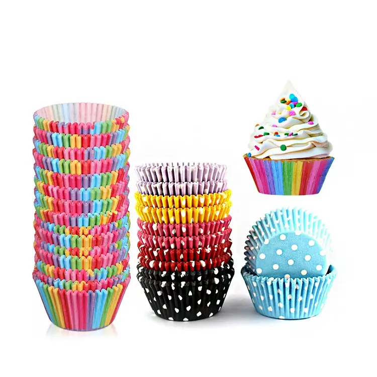 Vente en gros de doublures à cupcakes rayées à pois de taille mini standard imprimées sur mesure pour la cuisson de muffins gobelets en papier jetables