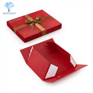 Caja de Regalo Rígida Premium para Botella de Vino Tinto, con Forro de Terciopelo, Estampado en Dorado, Reciclada y Sostenible - Product Image 4