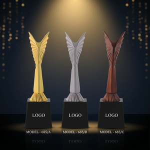 Trofeo Portátil de Metal Fundido a Presión de Lujo para Mujeres Ganadoras, con Impresión UV y Grabado Láser para Ceremonias de Premiación Especiales, Modelo 685 Gujarat - Product Image 1