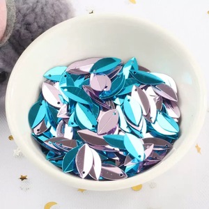 Оптовая продажа, блестки, листья, 6*14 мм, металлические блестки, ПВХ, одно отверстие, два отверстия, многоцветные карты для «DIY» - Product Image 1