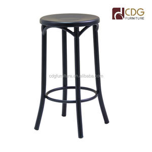 <span class=keywords><strong>Tabouret</strong></span> <span class=keywords><strong>de</strong></span> <span class=keywords><strong>bar</strong></span> haut <span class=keywords><strong>de</strong></span> conception célèbre dans le <span class=keywords><strong>tabouret</strong></span> <span class=keywords><strong>de</strong></span> <span class=keywords><strong>bar</strong></span> d'utilisation <span class=keywords><strong>de</strong></span> restaurant <span class=keywords><strong>de</strong></span> comptoir en bois courbé par métal <span class=keywords><strong>de</strong></span> cadre en acier solide - Product Image 5