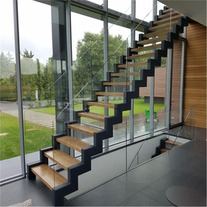 Escalier étroit d'intérieur en bois avec <span class=keywords><strong>poutre</strong></span> centrale ornée Escalier droit en bois en stock Escaliers en chêne - Product Image 4