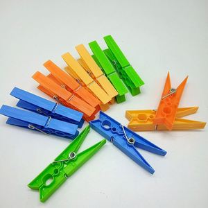 X527 Mini pinces décoratives colorées en plastique pour fête, pinces à linge en tissu, pinces à suspendre pour loisirs créatifs, pinces à papier photo, épingles à linge colorées en plastique - Product Image 4